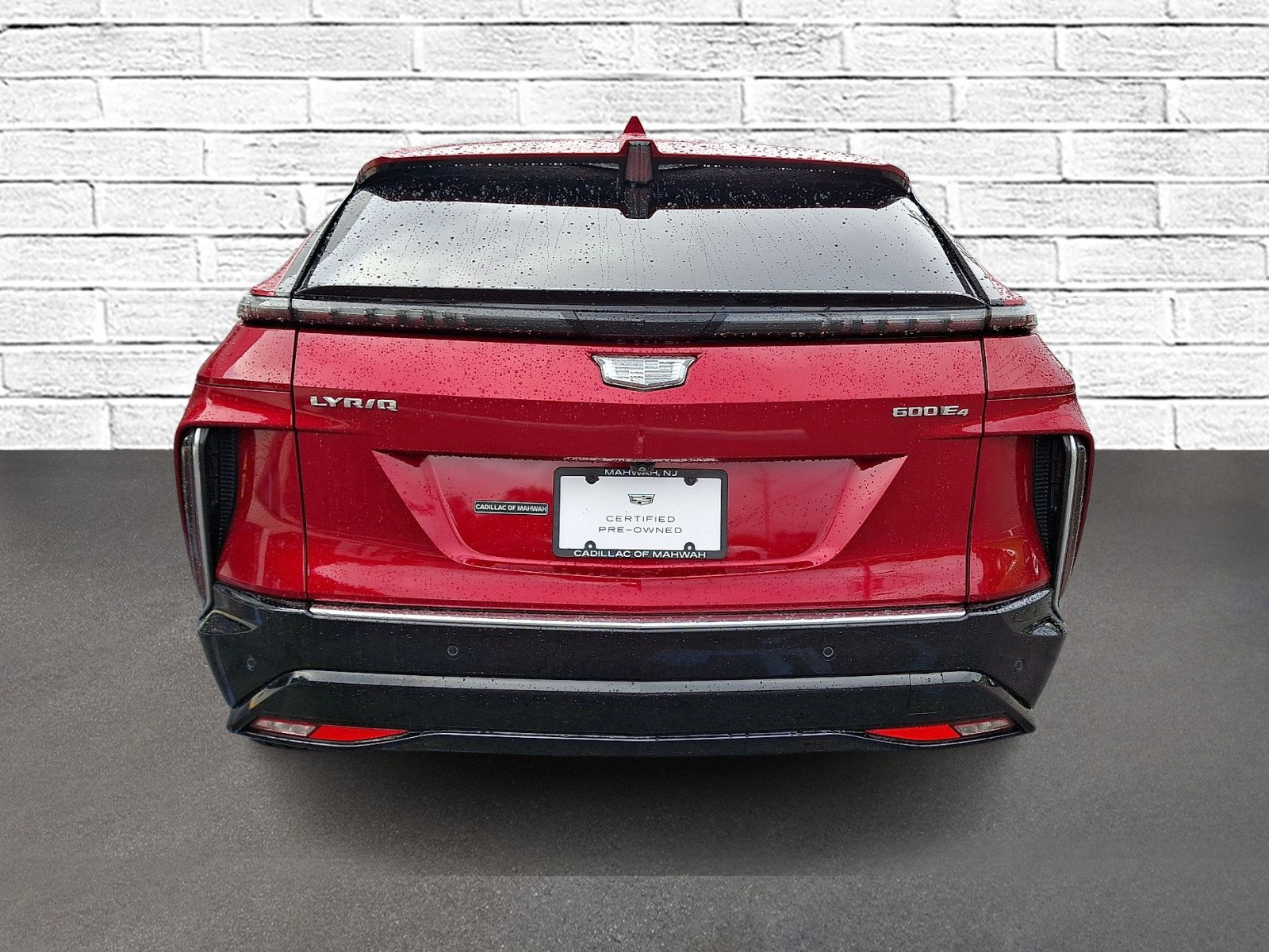 Certified 2024 Cadillac Lyriq Luxury AWD/4WD image 5
