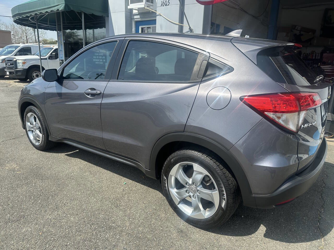 Used 2019 Honda HR-V LX image 8