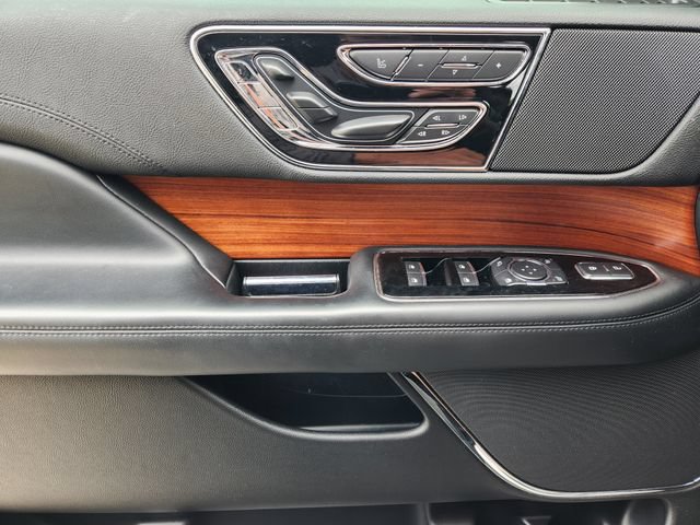 Used 2019 Lincoln Navigator Reserve AWD/4WD image 23