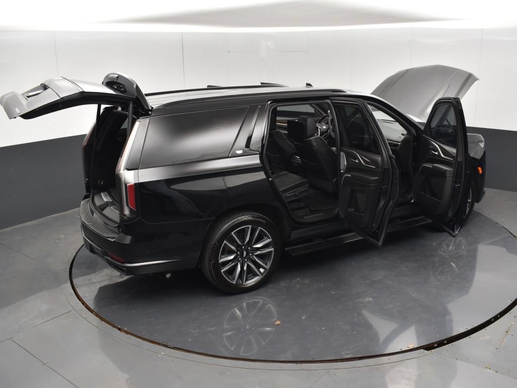 Used 2023 Cadillac Escalade Sport Platinum w/ Heavy-Duty Trailer Package AWD/4WD image 28
