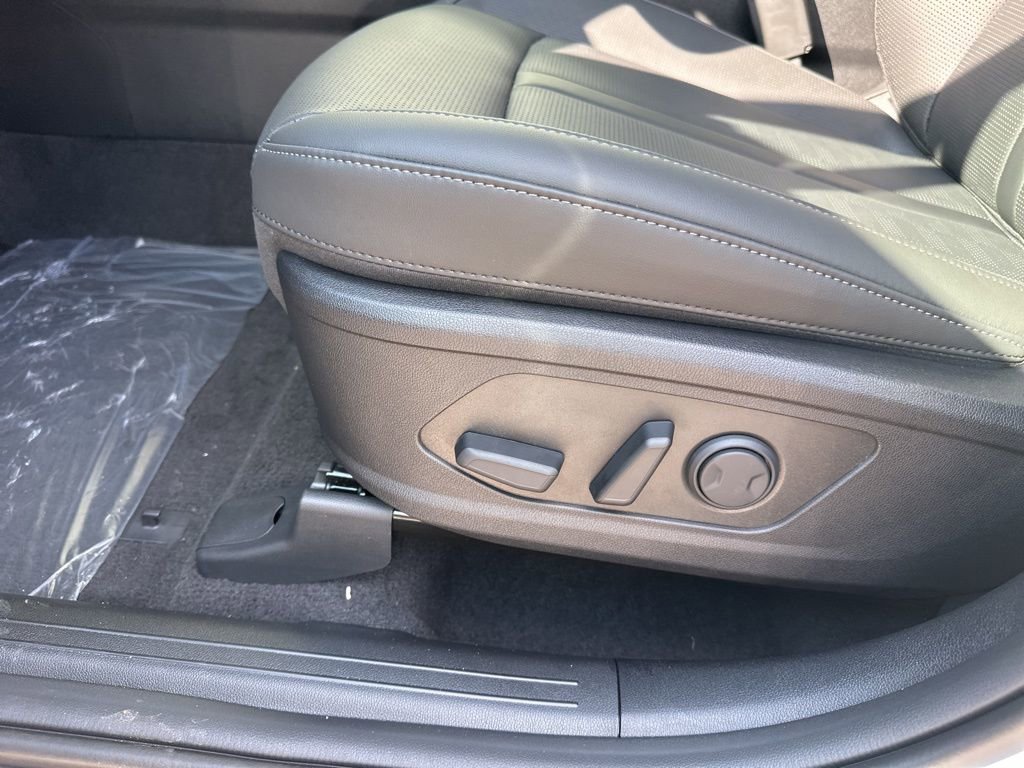 New 2026 Kia Sorento S w/ S Panoramic Sunroof Package image 17