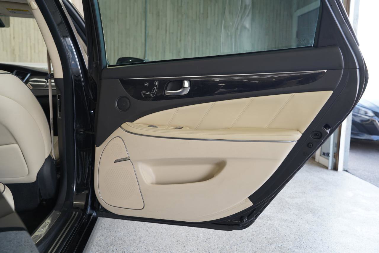 Used 2016 Hyundai Equus Signature image 35