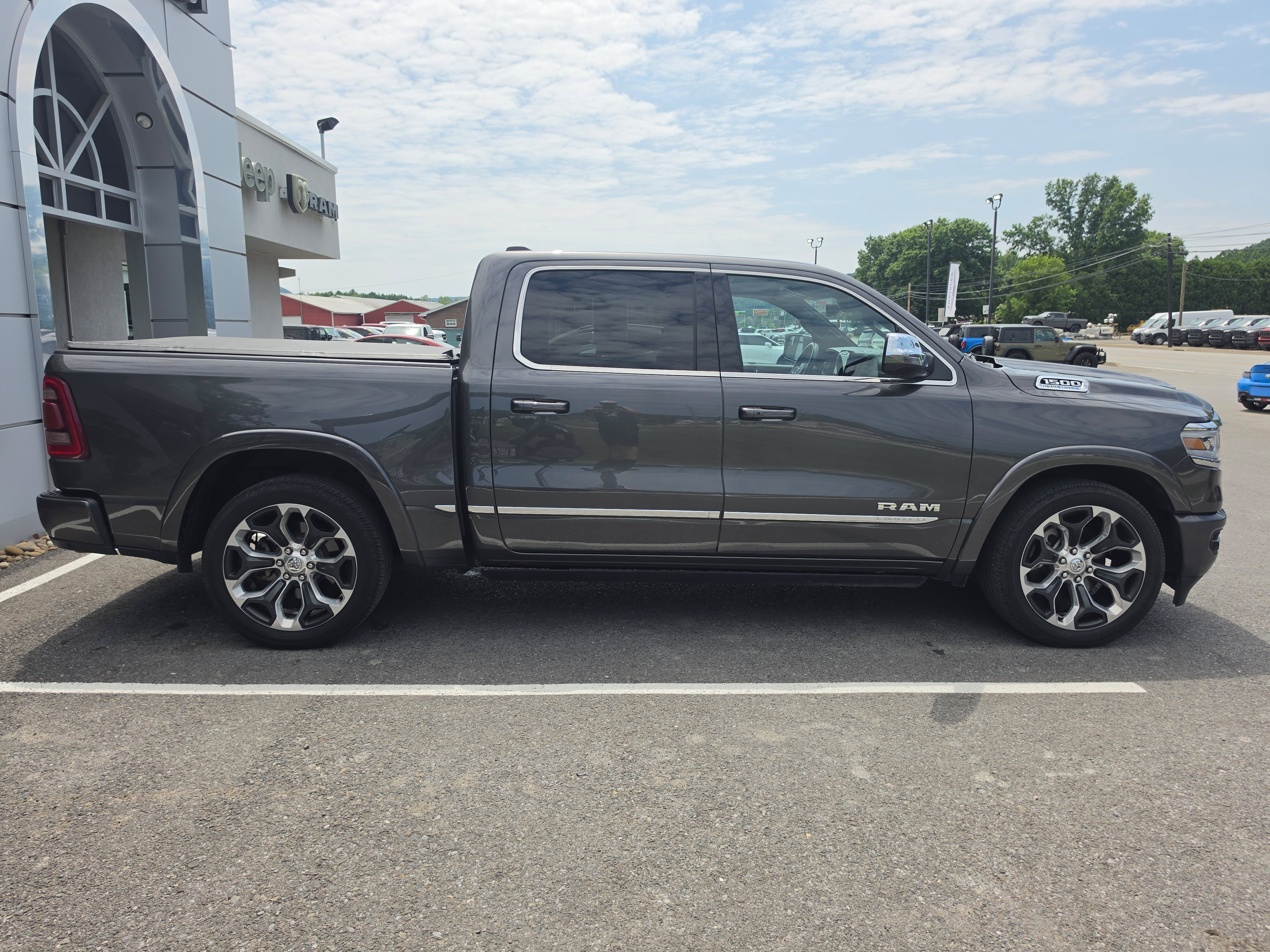Used 2024 RAM 1500 Limited AWD/4WD video 5