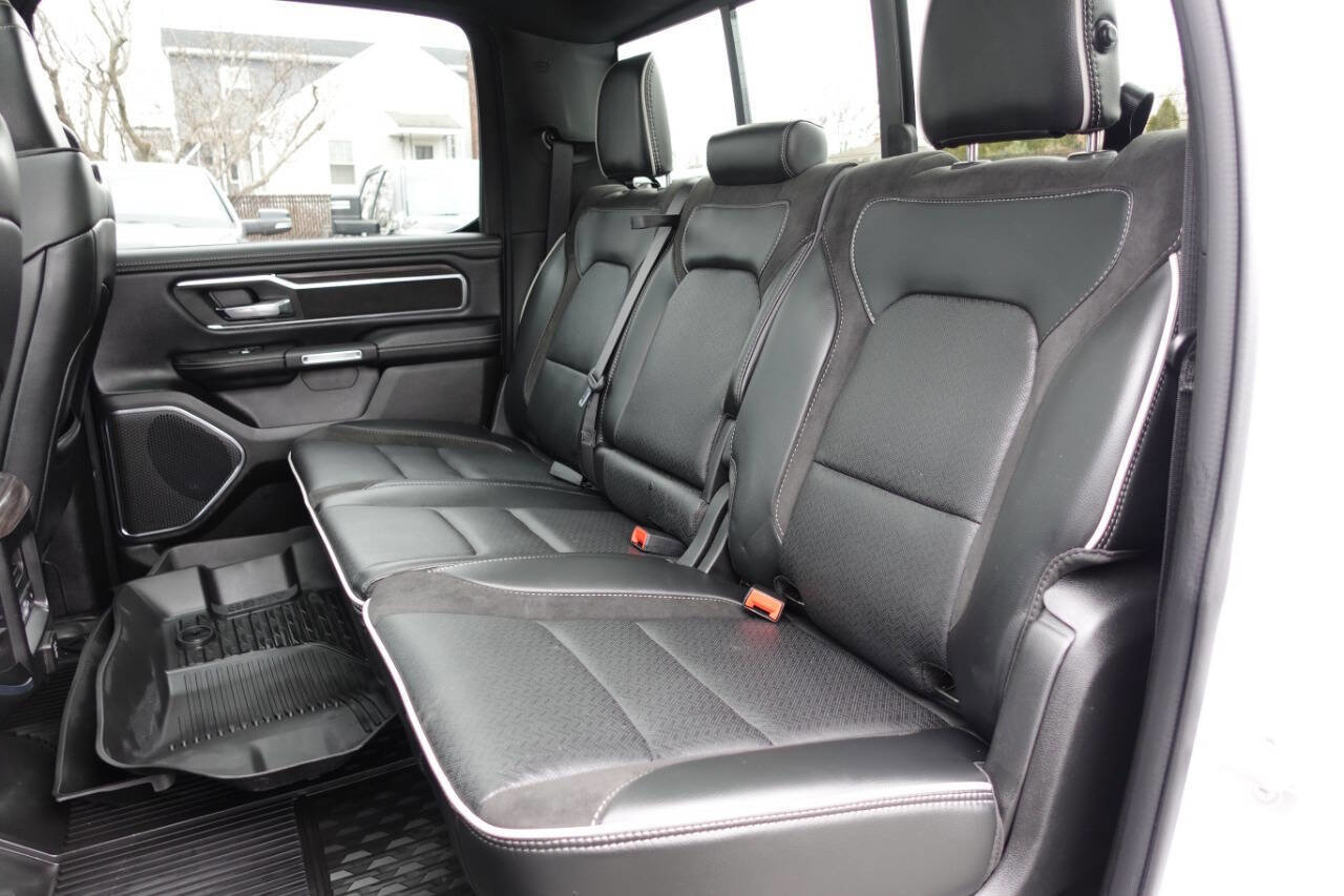 Used 2025 RAM 1500 Laramie w/ Sport Appearance Package AWD/4WD image 26