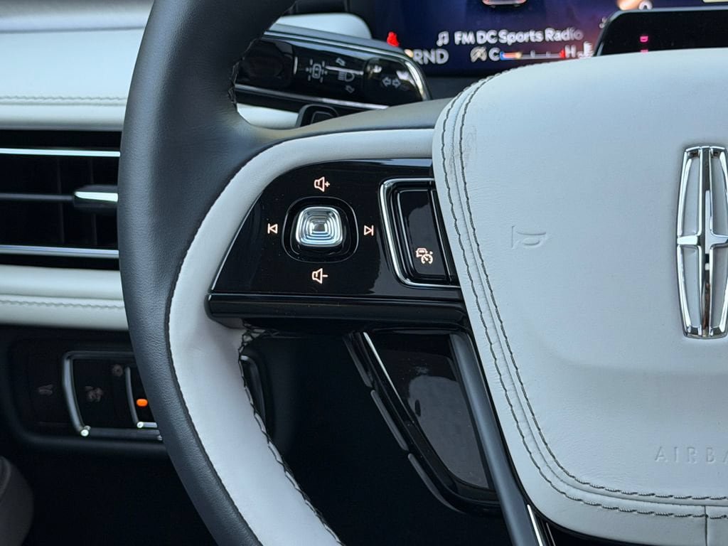New 2027 Lincoln Aviator AWD image 19