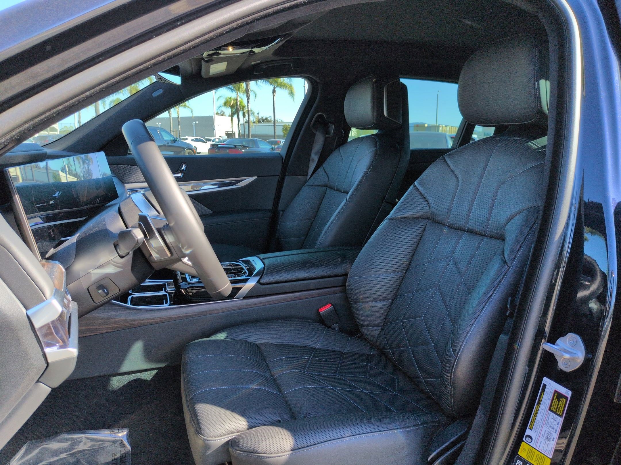 Certified 2024 BMW 760i xDrive w/ Premium Package 2 image 16