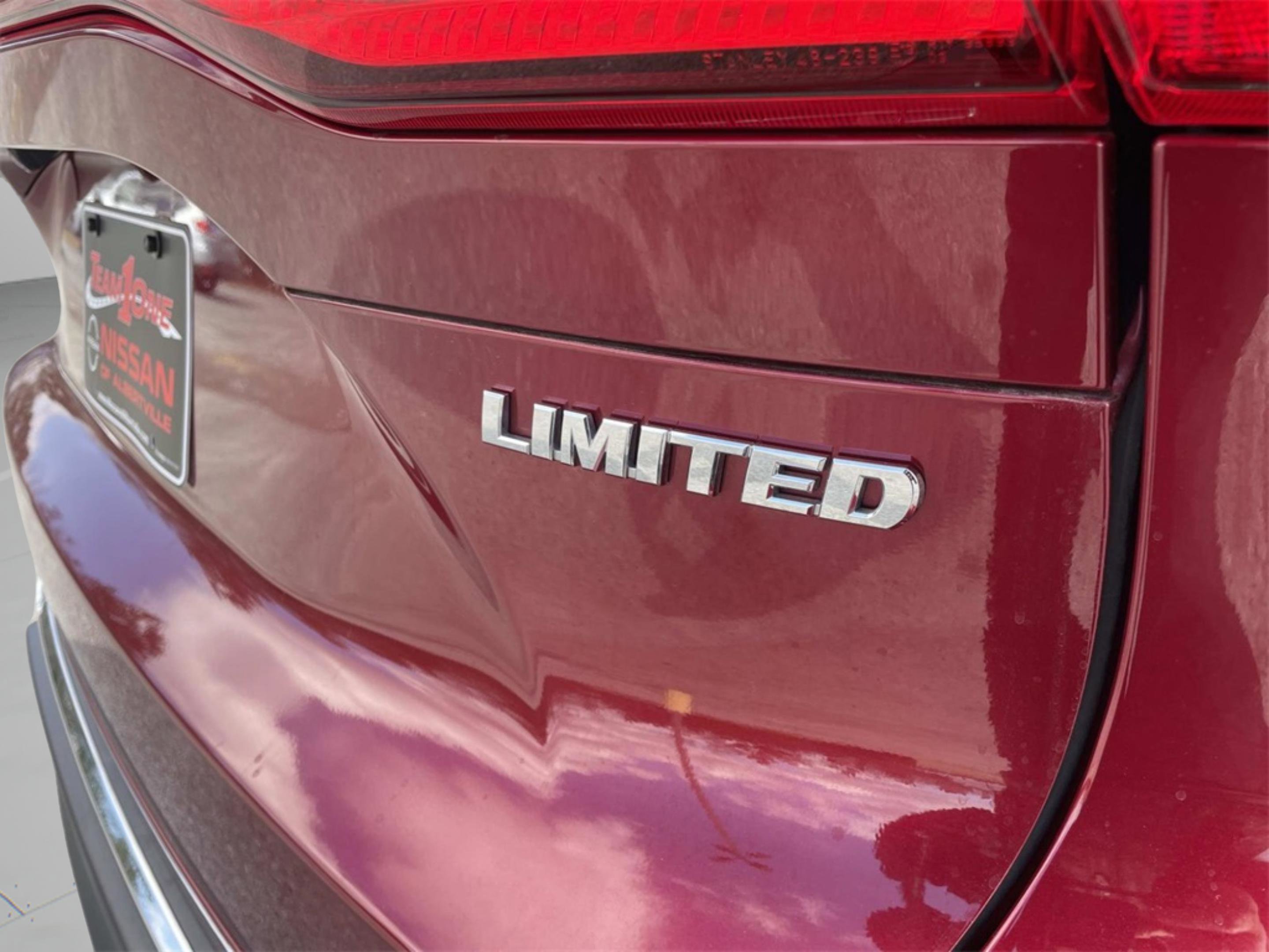 Used 2024 Toyota Venza Limited image 13