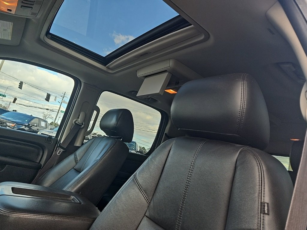 Used 2013 Chevrolet Suburban 2500 LT image 14