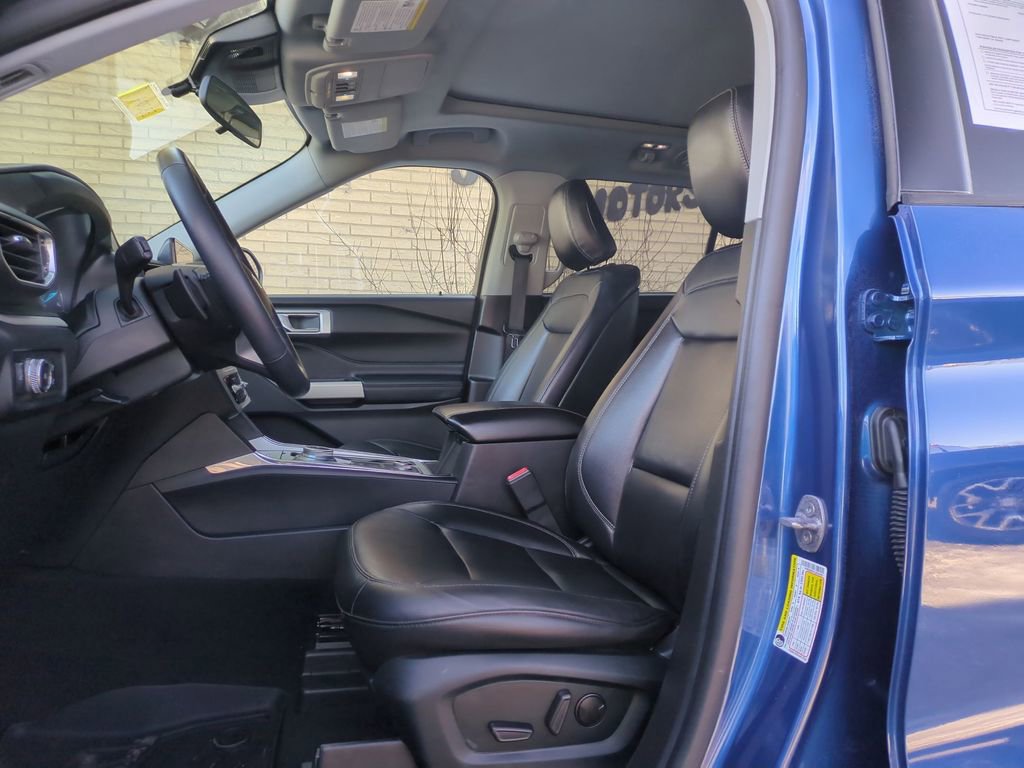 Used 2020 Ford Explorer XLT w/ Equipment Group 202A image 12