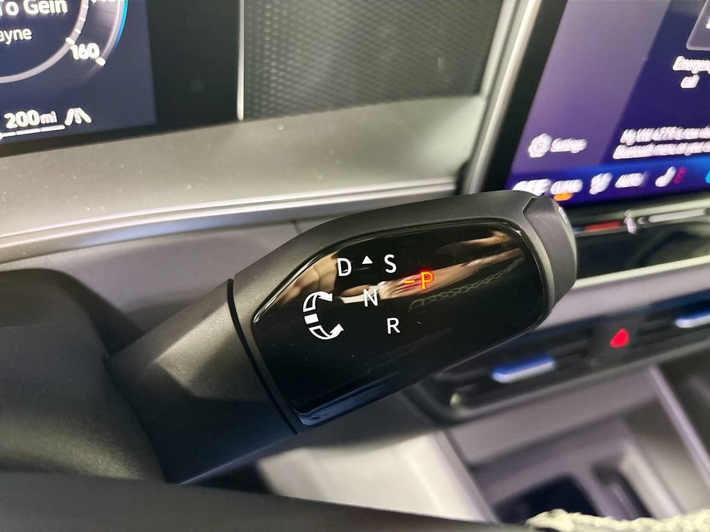 New 2026 Volkswagen Tiguan SE AWD/4WD image 17