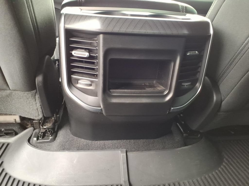 Used 2025 RAM 1500 Big Horn AWD/4WD image 9