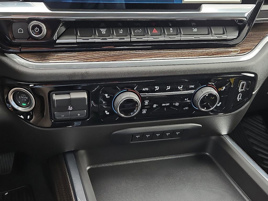 Used 2025 Chevrolet Silverado 2500 LT w/ Convenience Package image 28