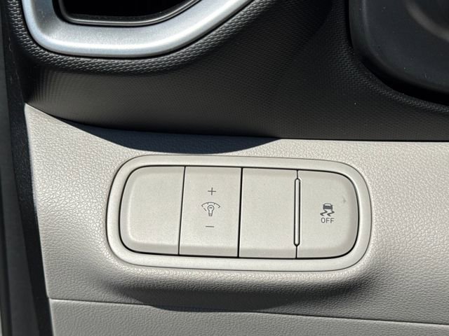 Certified 2025 Hyundai Venue SEL image 26