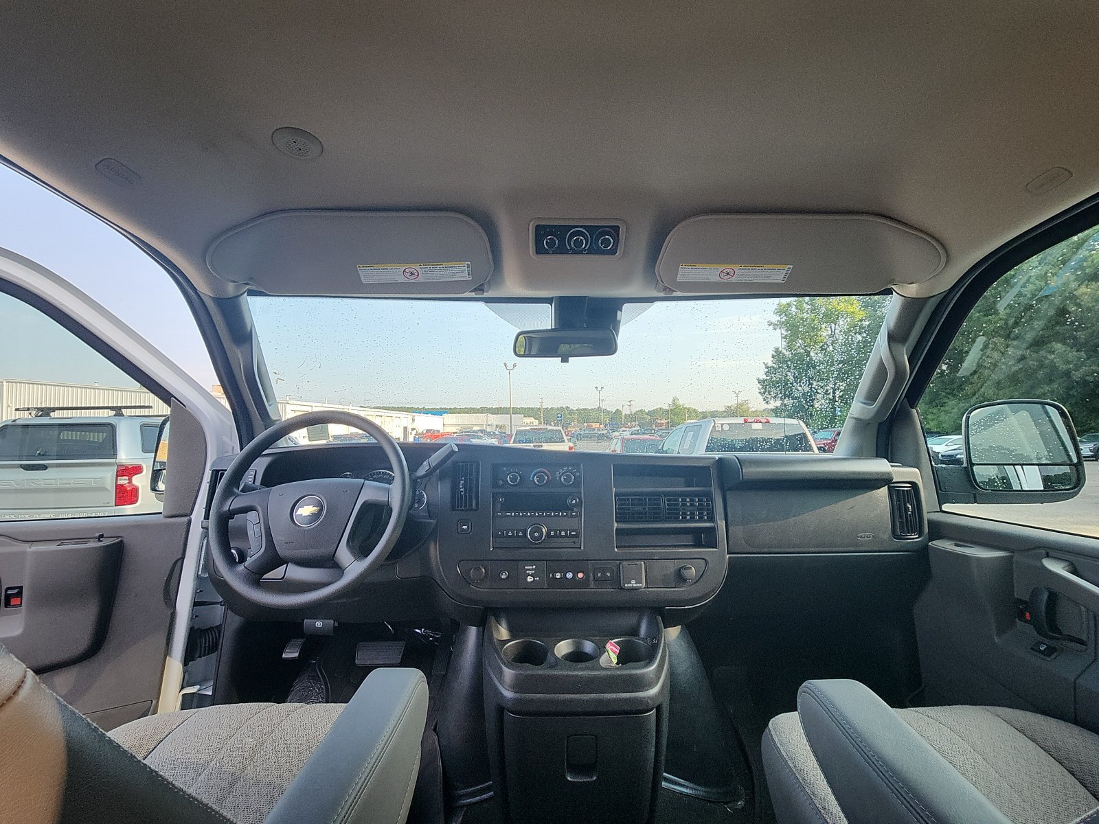 Used 2025 Chevrolet Express 3500 LT w/ LT Preferred Equipment Group RWD image 19