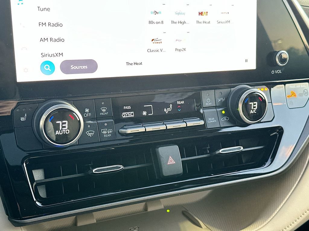 Used 2024 Toyota Highlander XLE image 14