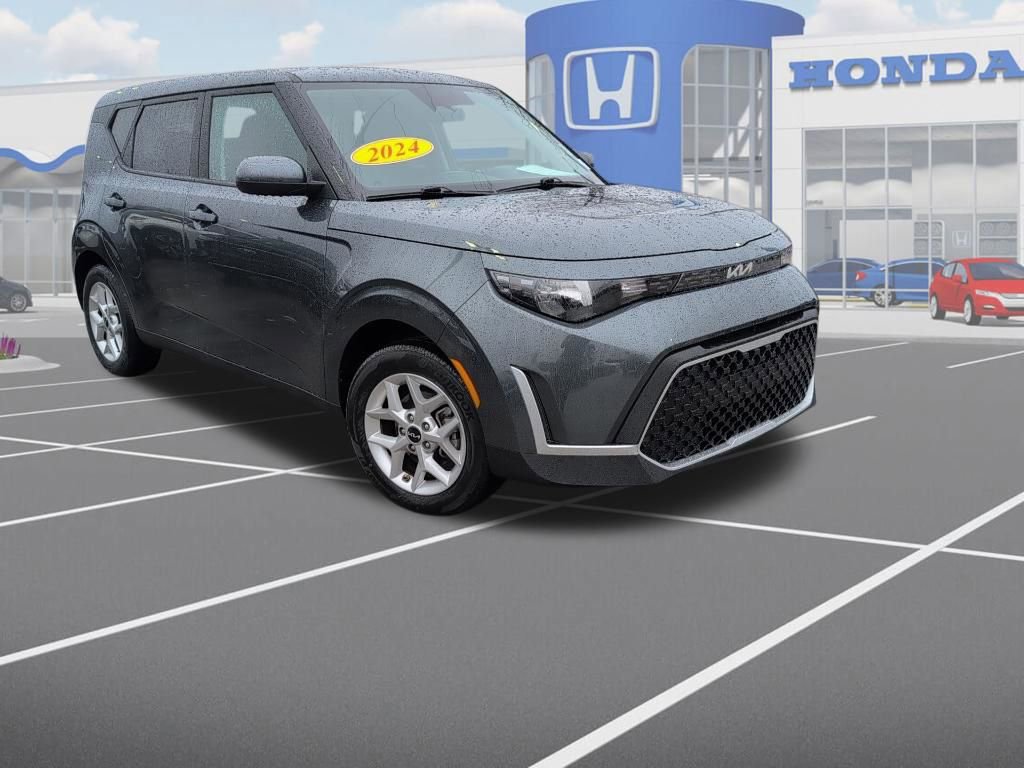 Used 2024 Kia Soul LX w/ Option Group 015