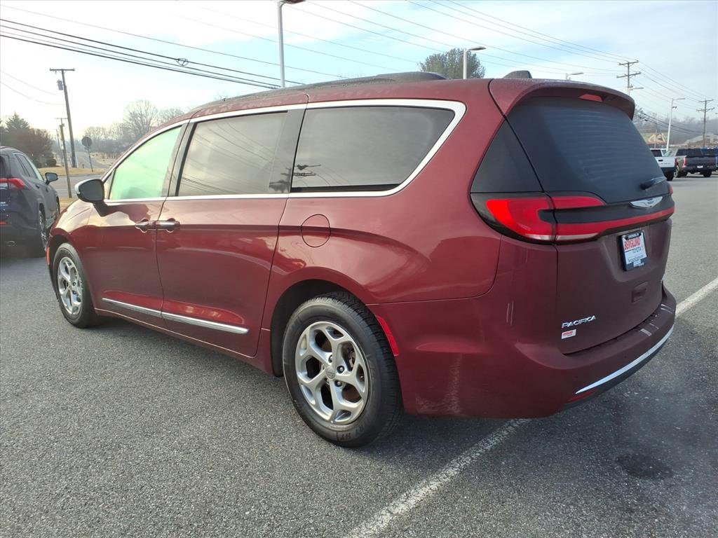 Used 2023 Chrysler Pacifica Limited image 13