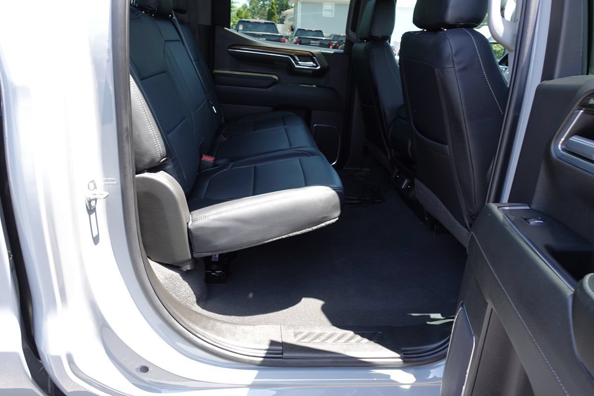 Used 2024 Chevrolet Silverado 1500 LT AWD/4WD image 28