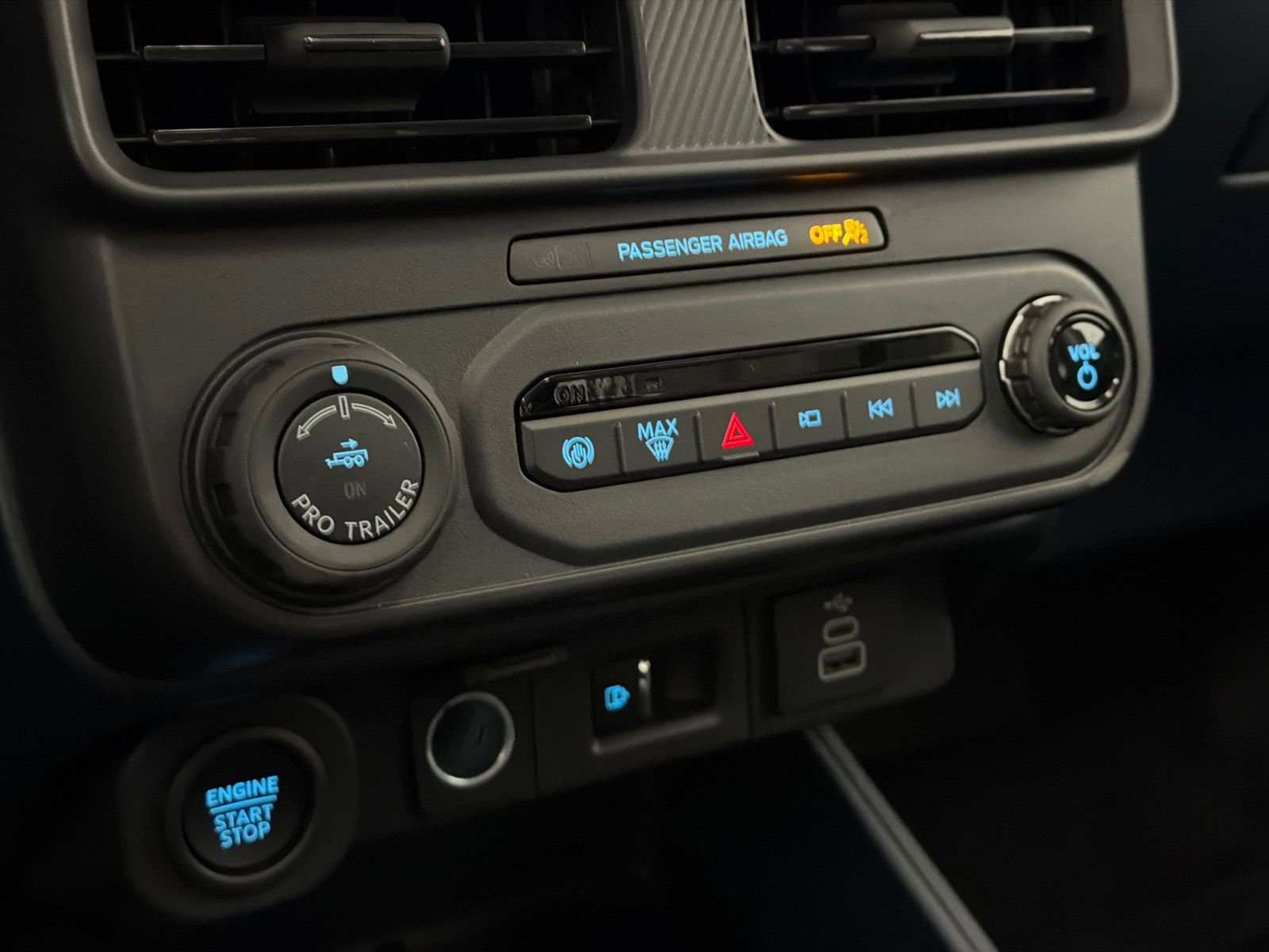 New 2026 Ford Maverick Lariat w/ Black Appearance Package image 27