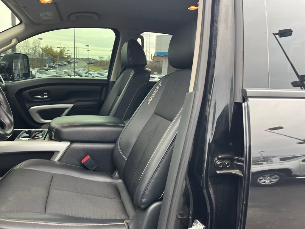 Used 2017 Nissan Titan PRO-4X image 19