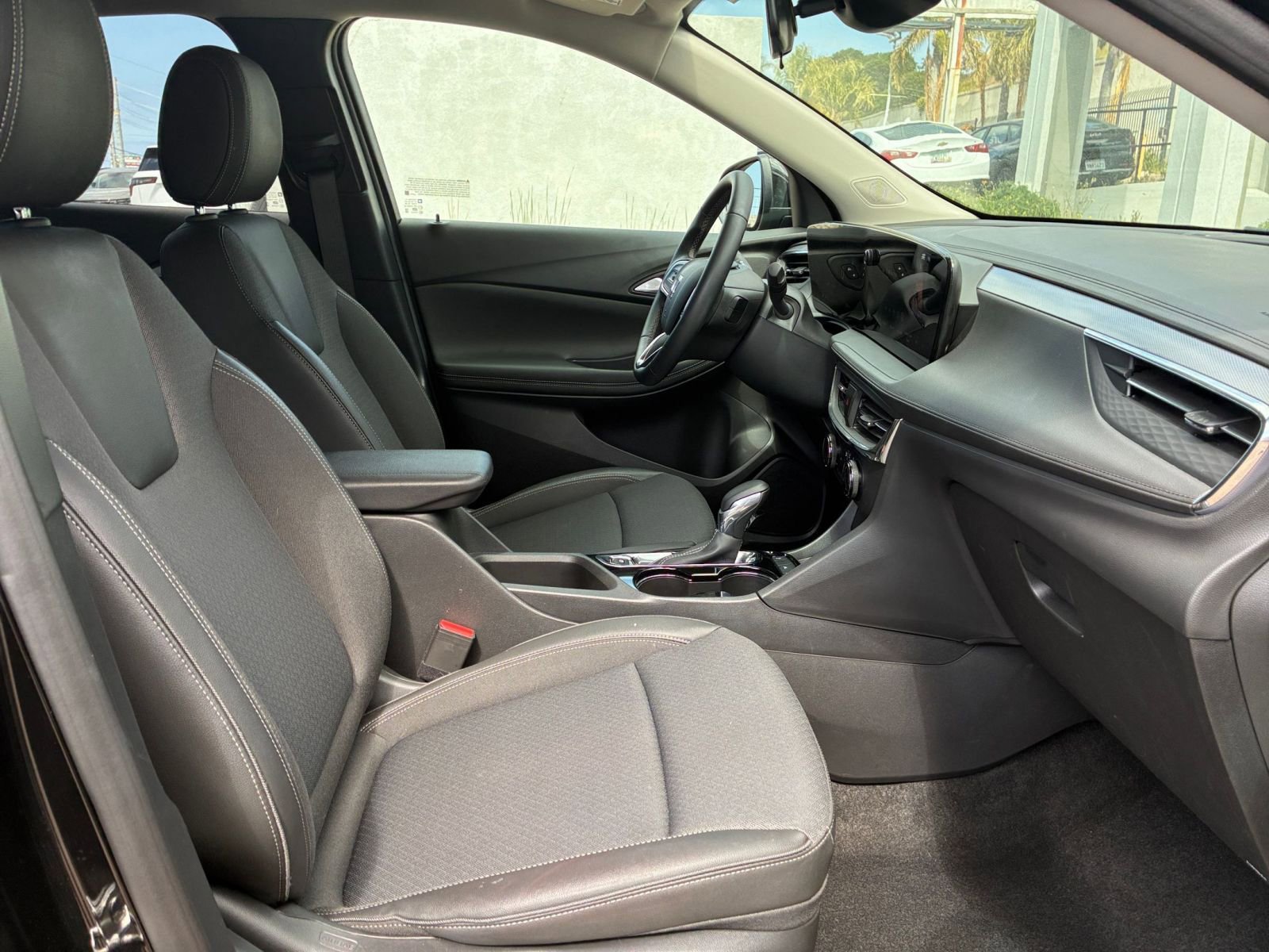 Used 2025 Buick Encore GX Preferred image 35