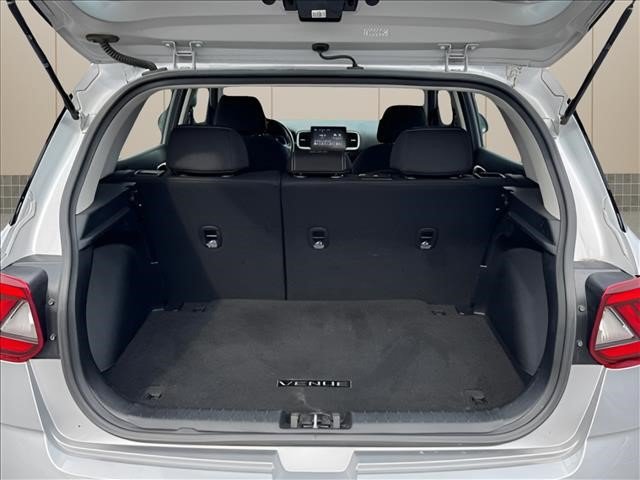 Certified 2024 Hyundai Venue SEL FWD image 21