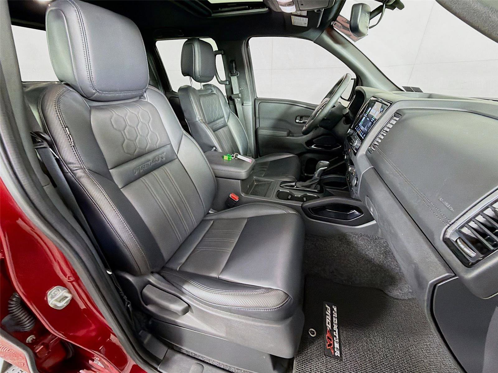 Used 2022 Nissan Frontier PRO-4X w/ Pro-4X Premium Package image 29