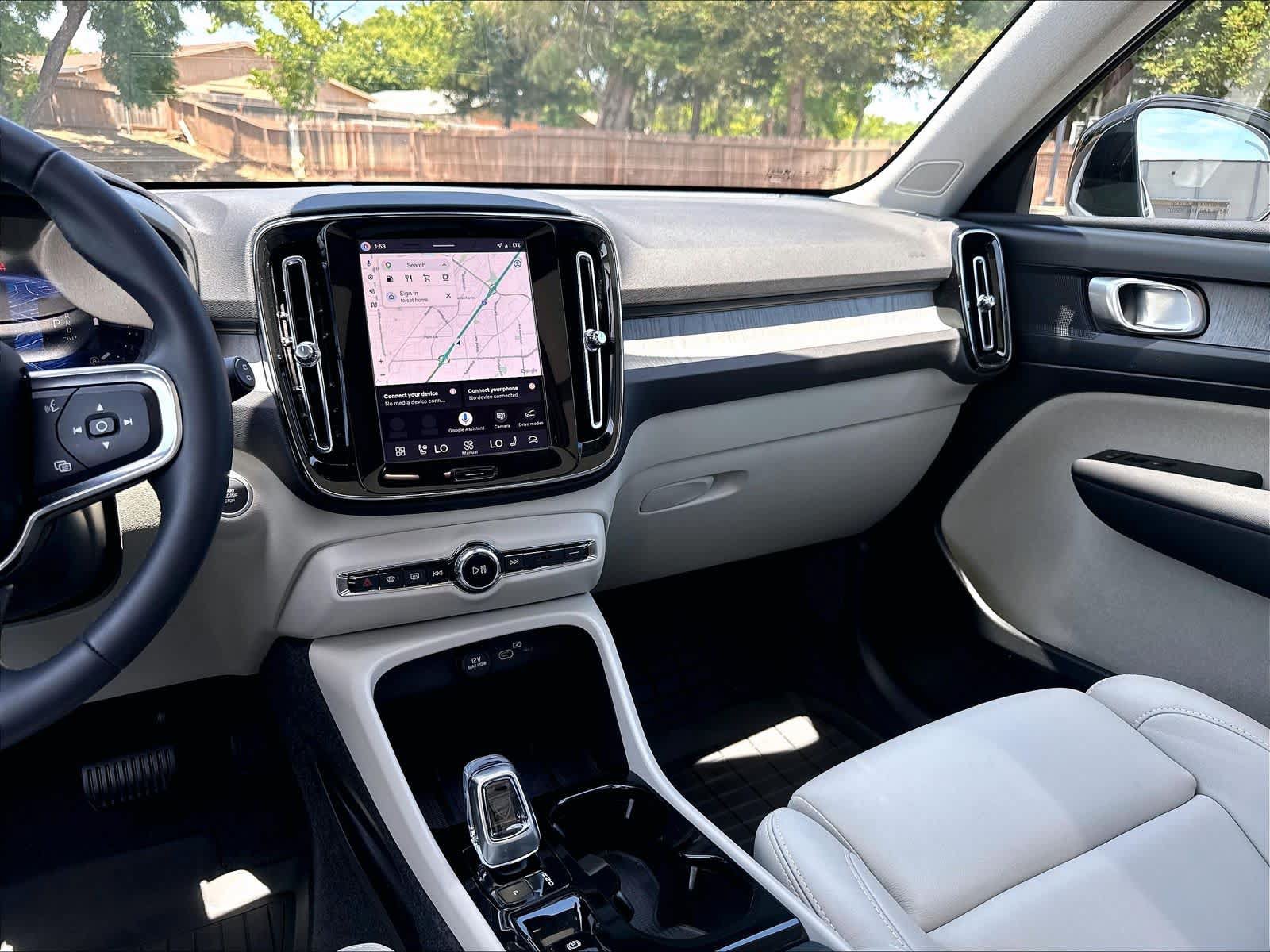 Used 2026 Volvo XC40 B5 Plus w/ Protection Package Premier AWD/4WD image 9
