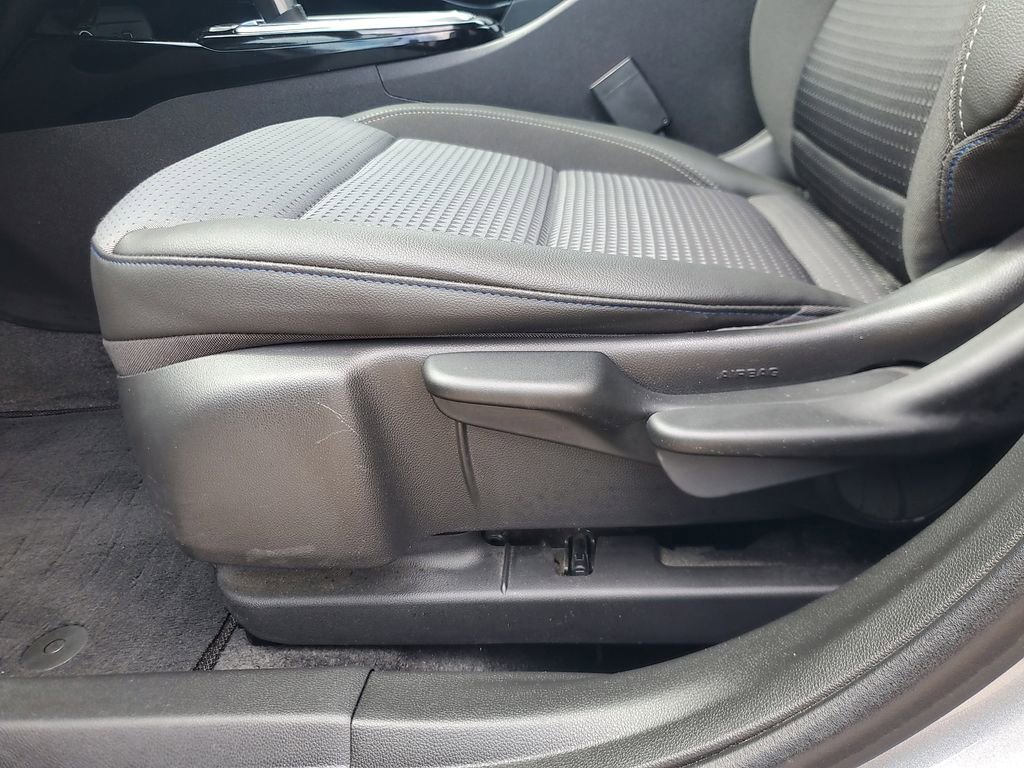 Used 2025 Chevrolet Trax LT w/ Driver Confidence Package image 14