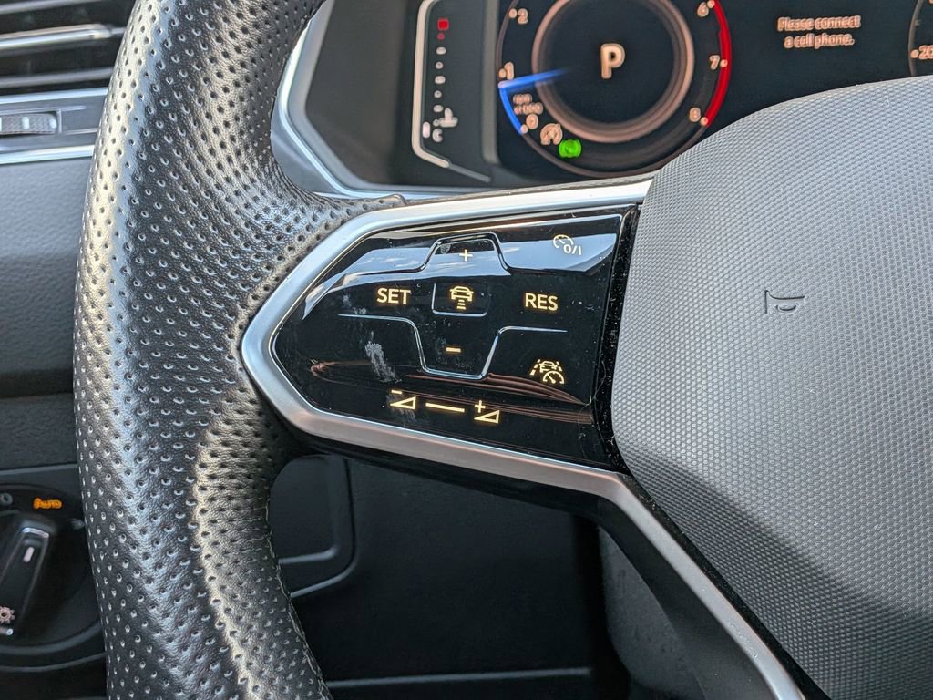 Used 2022 Volkswagen Tiguan SEL R-Line image 17