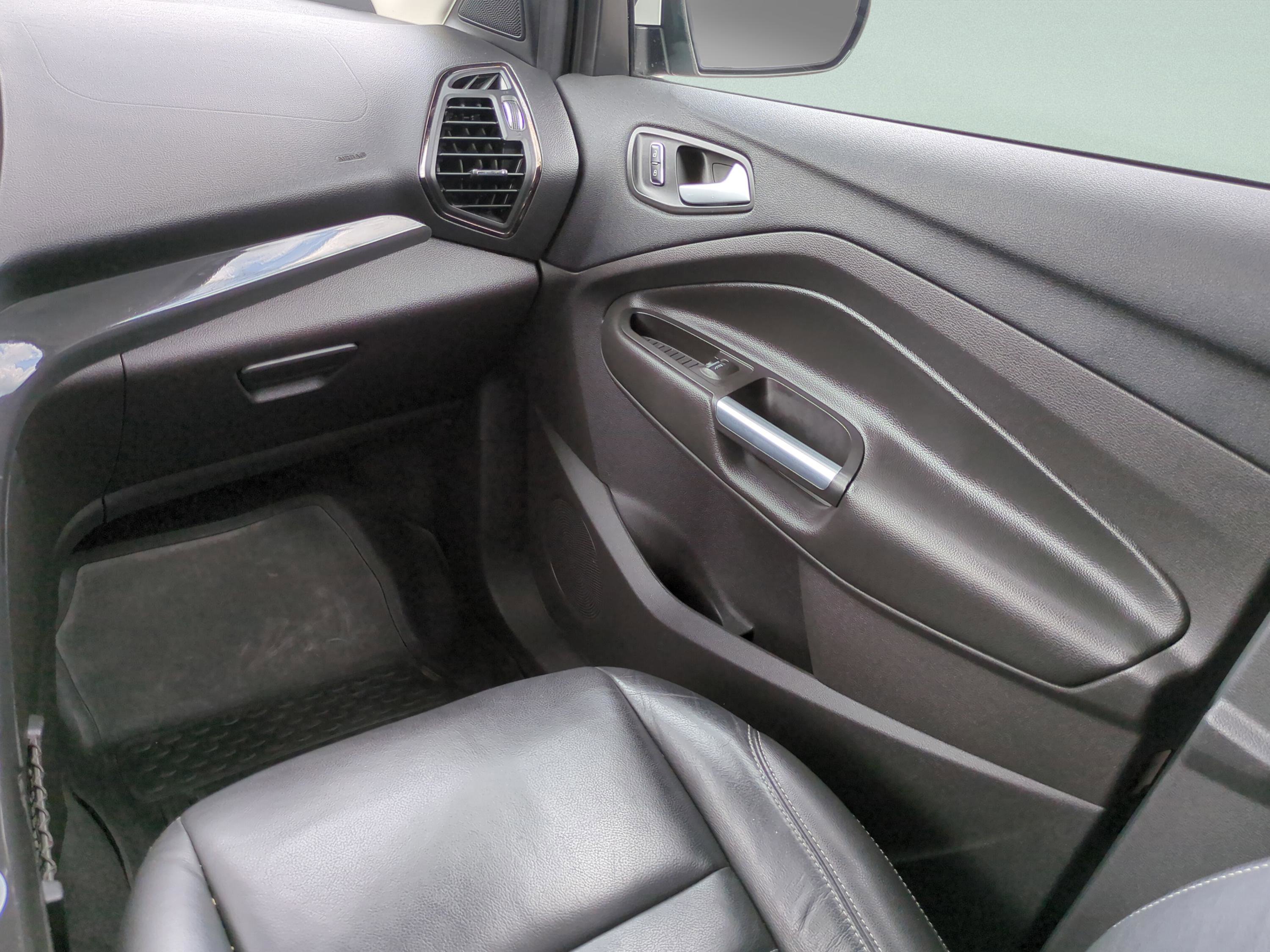 Used 2016 Ford Escape Titanium FWD image 16