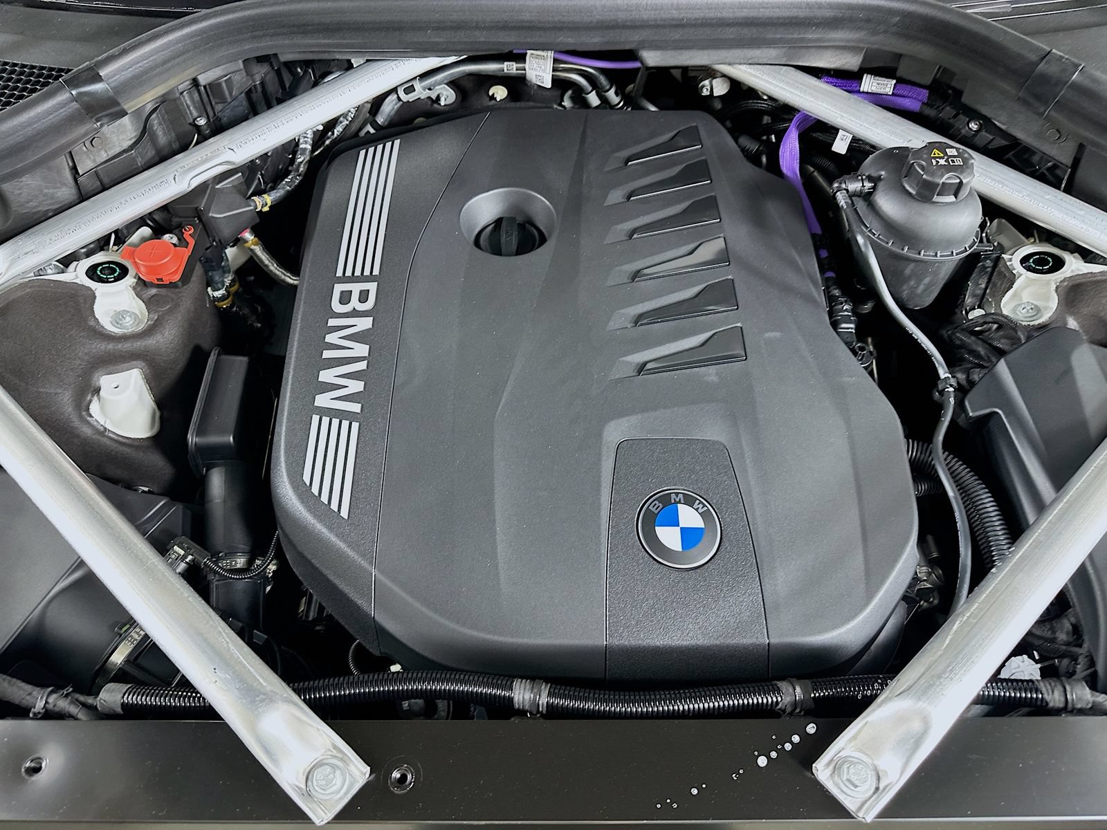 New 2027 BMW X7 xDrive40i w/ Premium Package AWD/4WD image 13