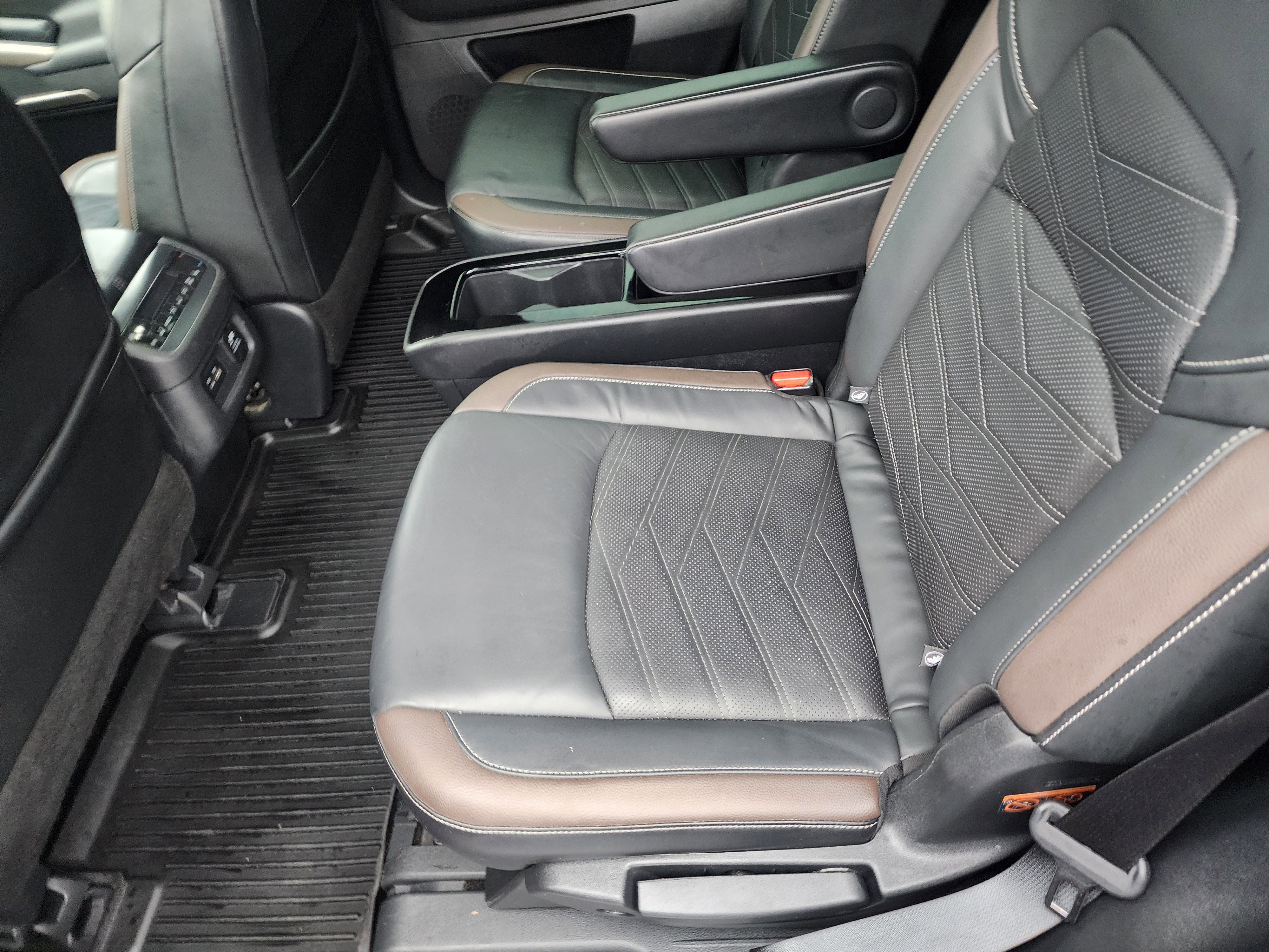 Used 2022 Nissan Pathfinder Platinum w/ Cargo Package image 12