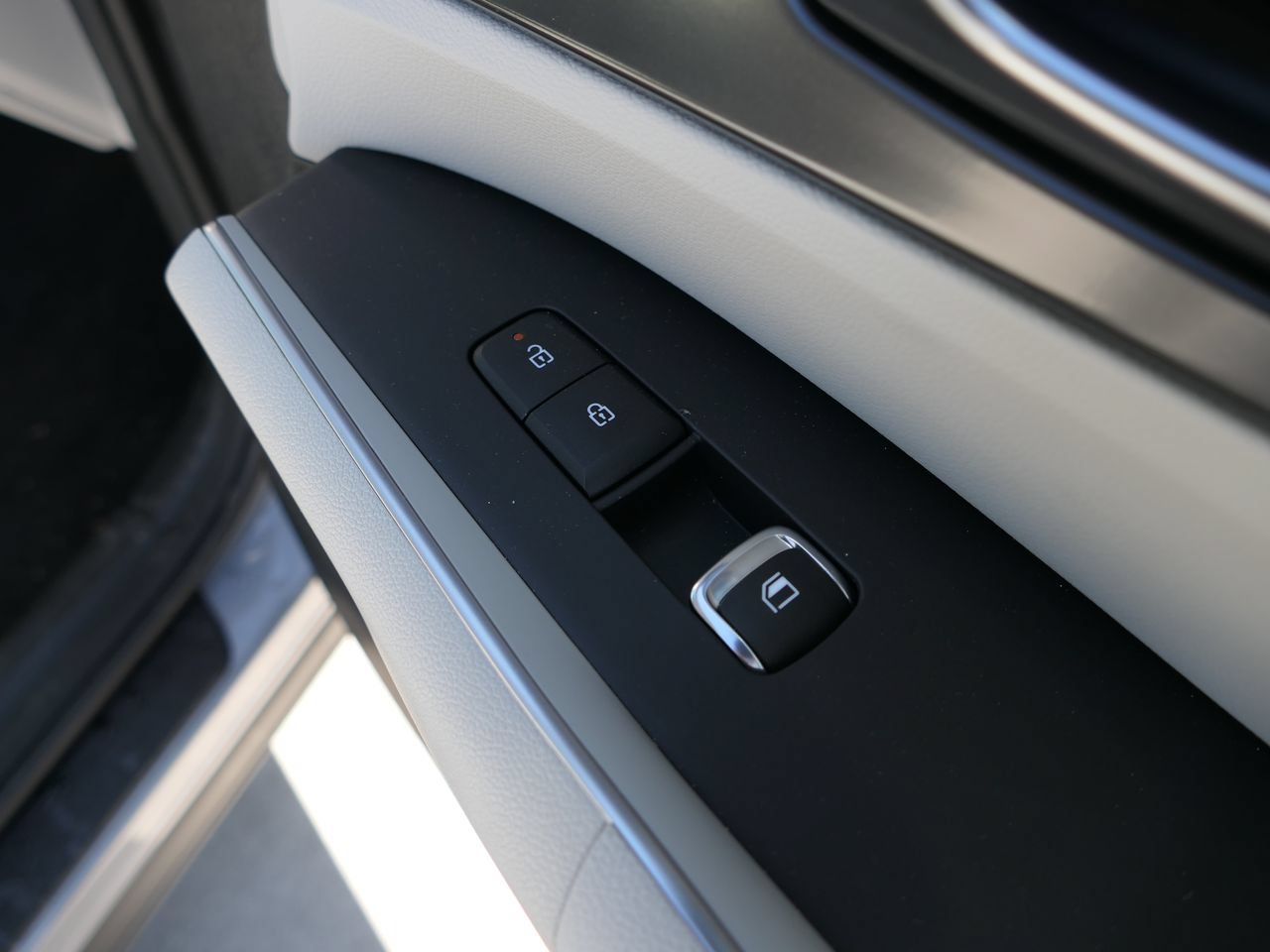 Certified 2026 Kia Sorento S FWD image 24