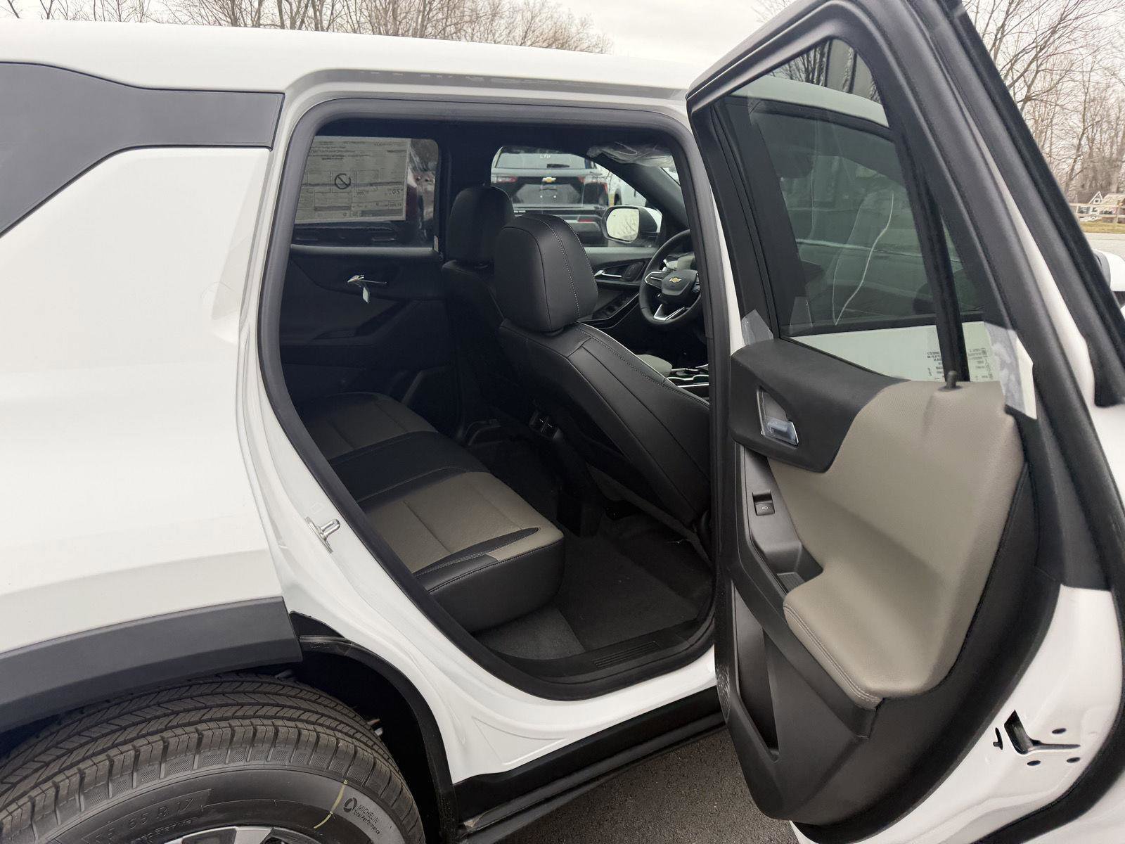 New 2026 Chevrolet Equinox LT image 16