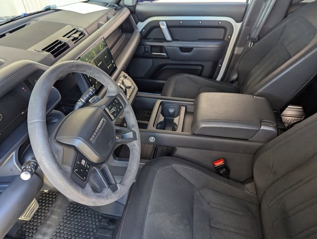 Used 2023 Land Rover Defender 110 image 21