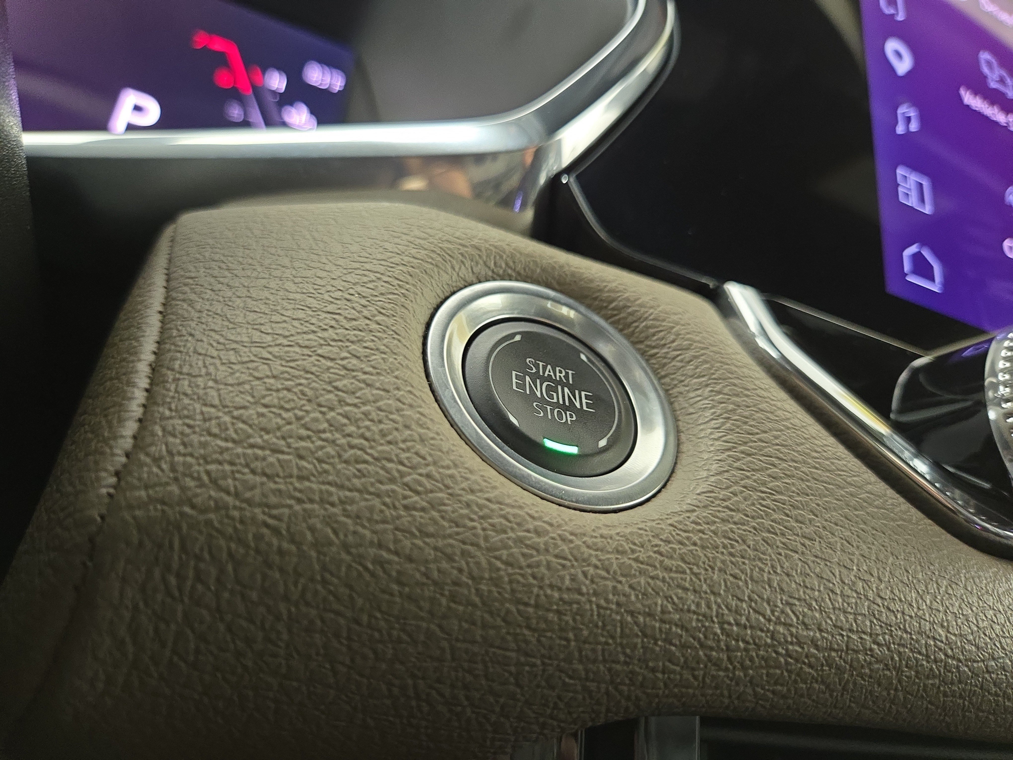 Certified 2025 GMC Canyon Denali AWD/4WD image 25