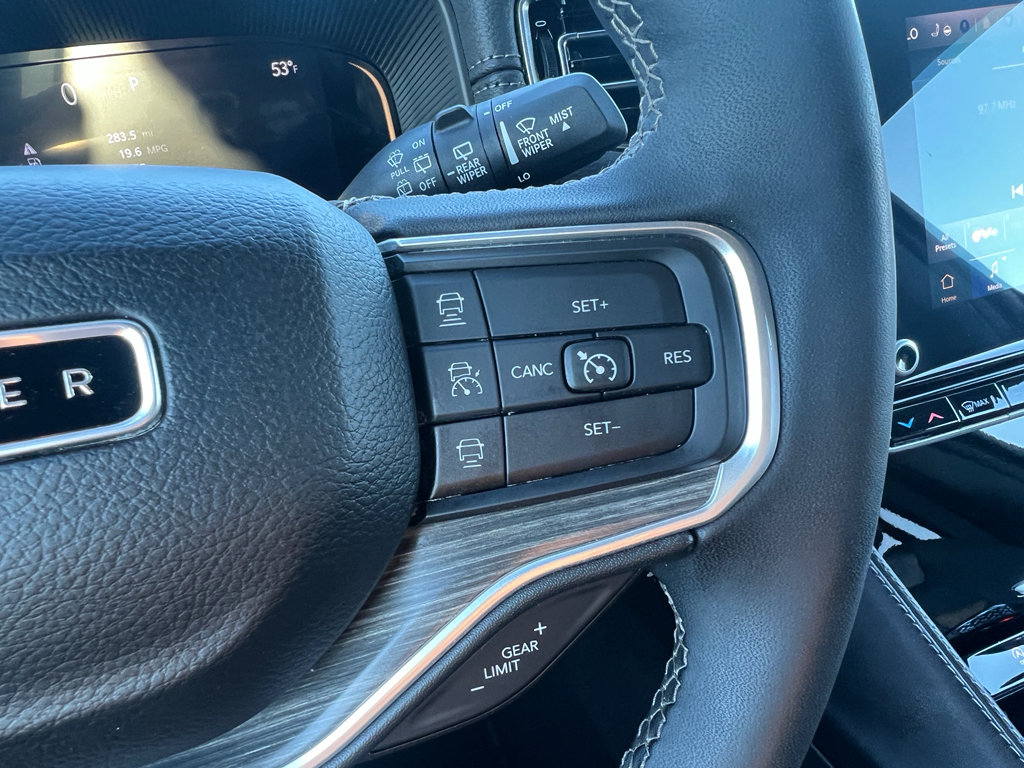 Used 2024 Jeep Wagoneer L Series II w/ Flexible Seating Group image 26