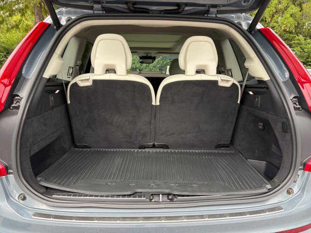 Used 2020 Volvo XC90 T6 Momentum w/ Protection Package Premier AWD/4WD image 18