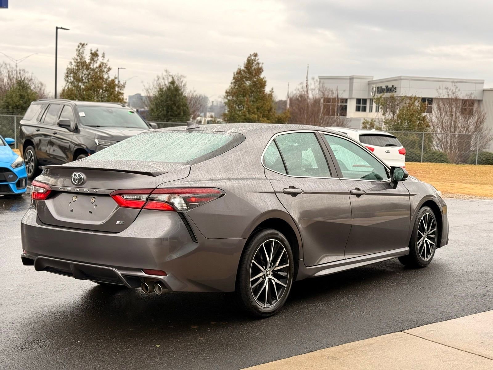 Used 2022 Toyota Camry SE image 7