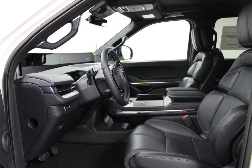 New 2026 Lincoln Navigator Reserve w/ Jet Appearance Package AWD/4WD image 28