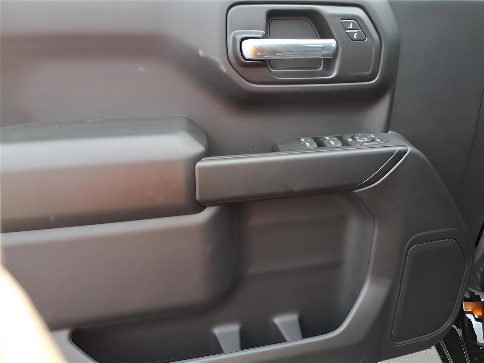 New 2026 Chevrolet Silverado 1500 Custom w/ LPO, Dark Essentials Package image 14