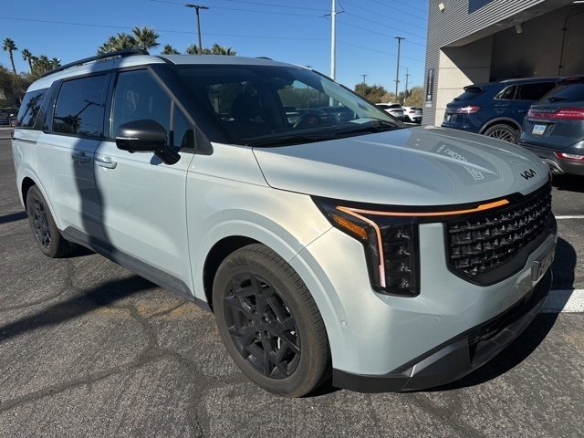 Used 2025 Kia Carnival SX Prestige image 3