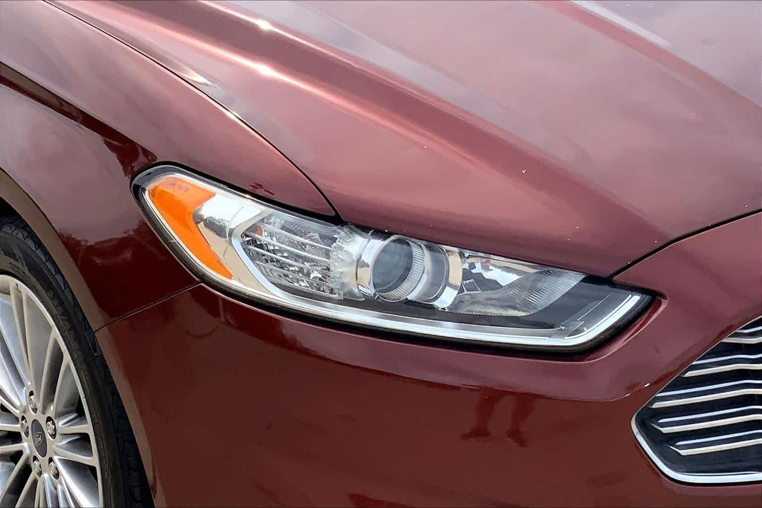 Used 2016 Ford Fusion SE w/ Equipment Group 202A FWD image 26