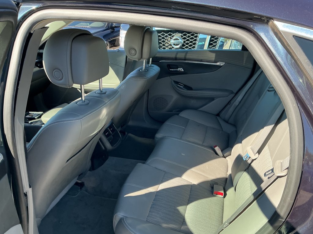 Used 2014 Chevrolet Impala LT w/ Convenience Package FWD image 8