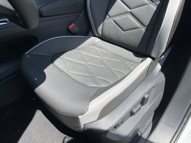 New 2025 Volkswagen Atlas Peak Edition SE image 19