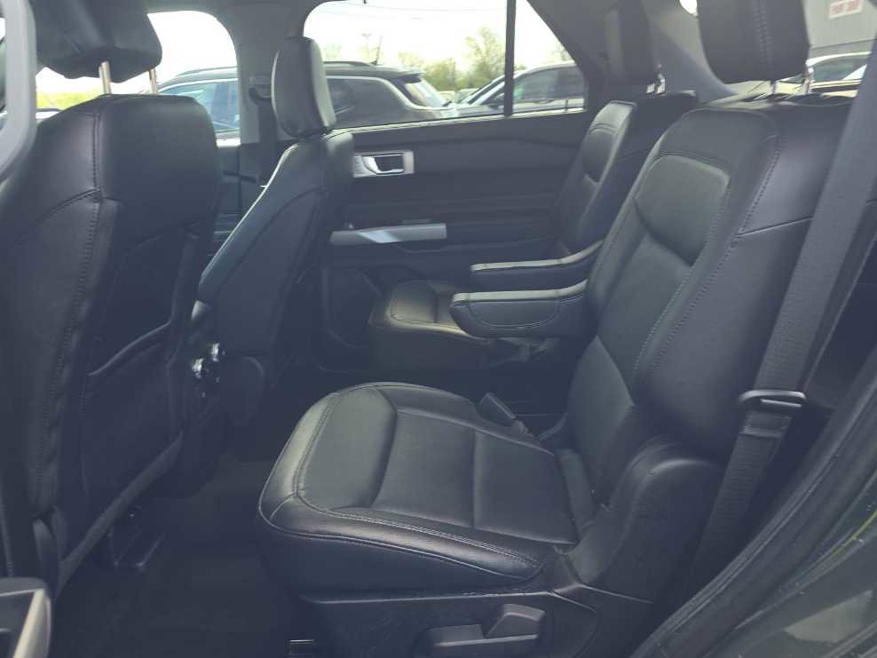 Used 2023 Ford Explorer Limited w/ Limited Technology Package AWD/4WD image 17