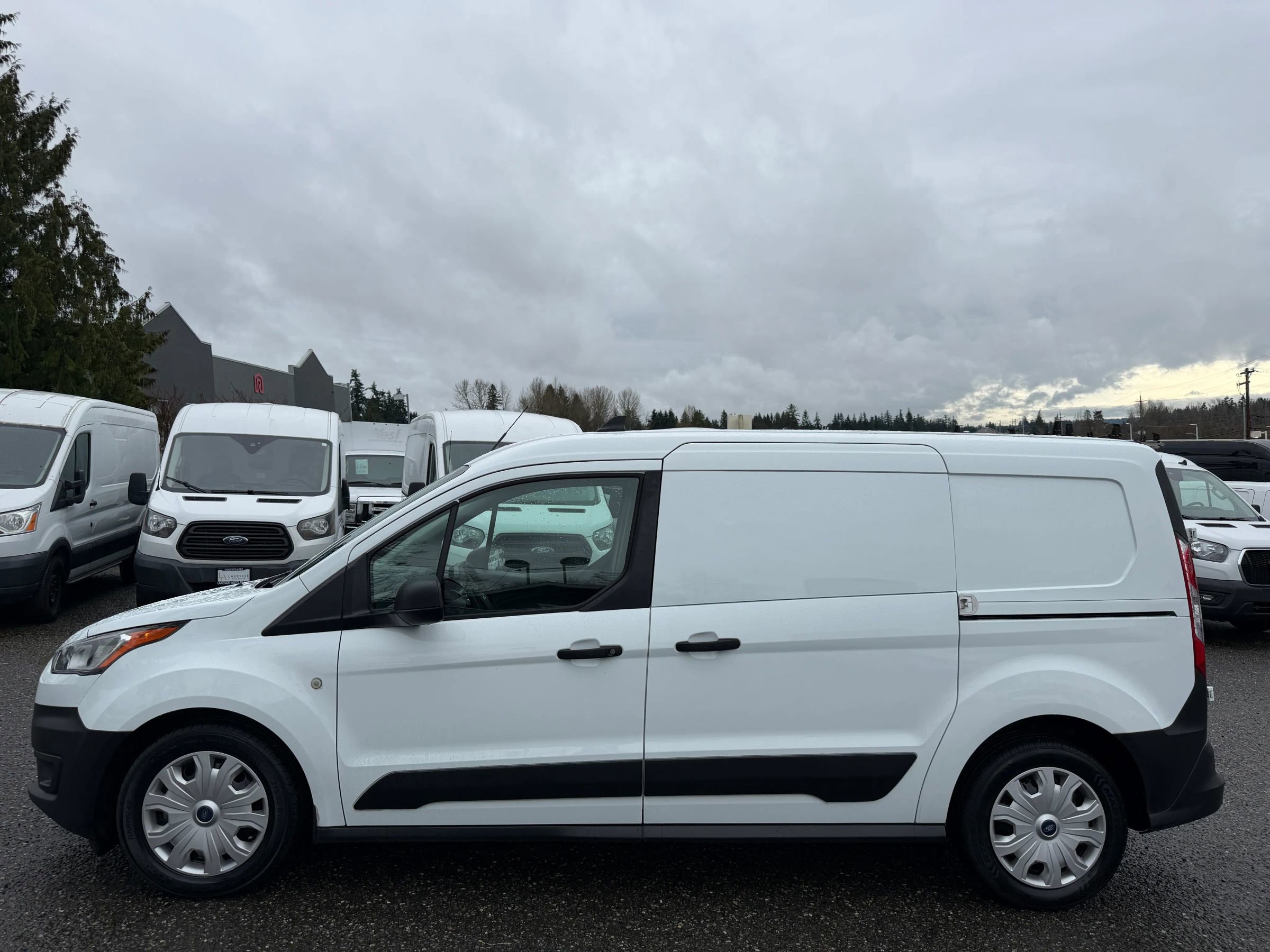 Used 2019 Ford Transit Connect XL image 2