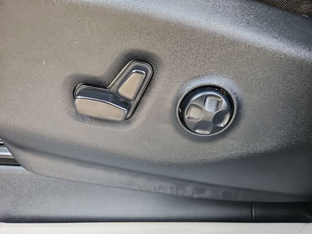Used 2023 Chrysler Pacifica Touring-L FWD image 25