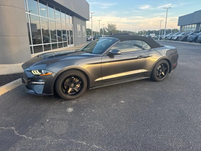 Used 2018 Ford Mustang Premium RWD image 15